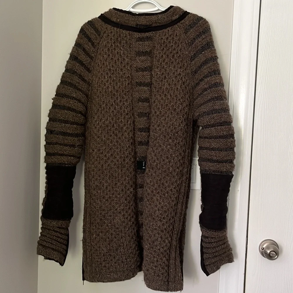 Urku Wool Coat - Picture 5 of 13